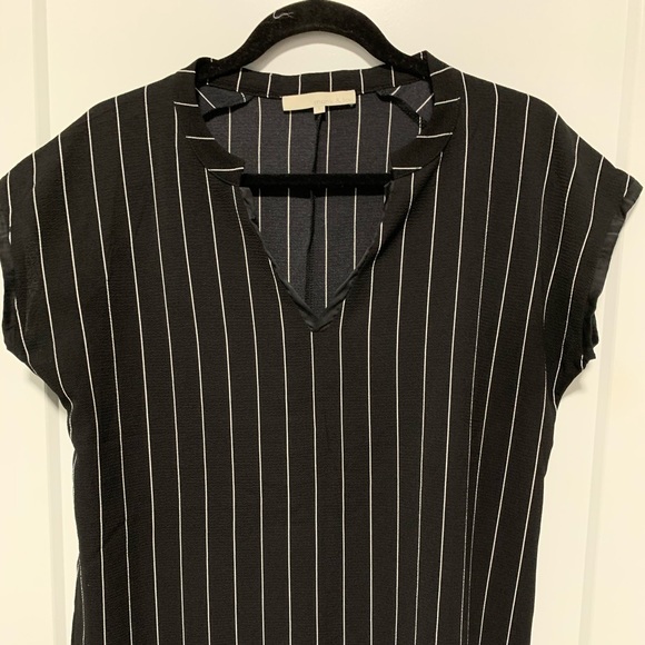 short sleeves black top - Picture 1 of 3